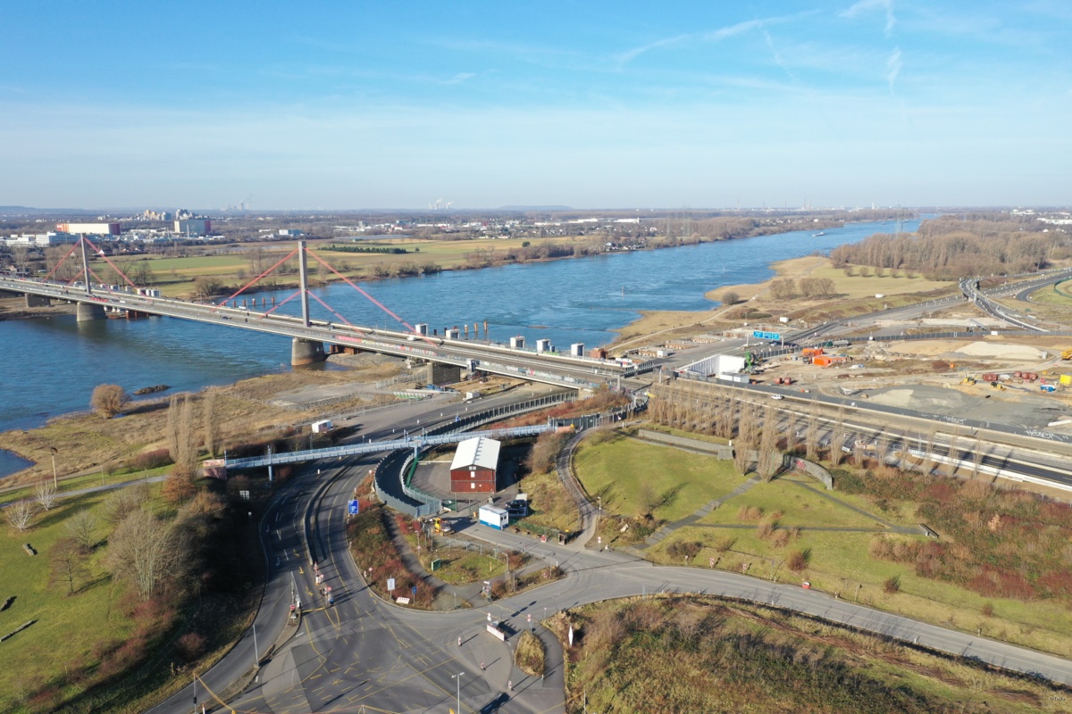 Rheibrücke in Leverkusen